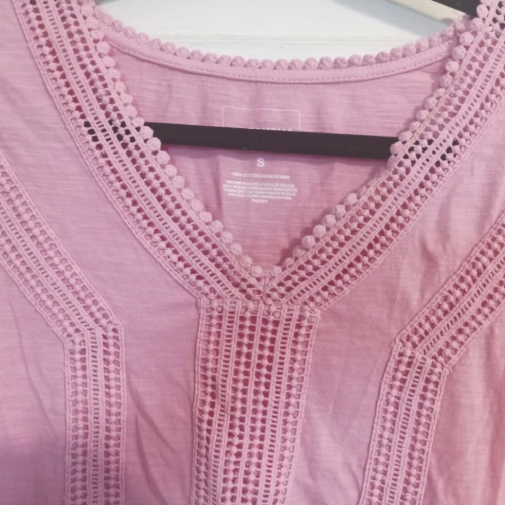 Beautiful elegant feminine pink top, size S, never worn. 100% cot…